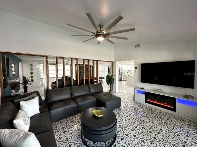 4644 BAY CREST DRIVE, Tampa, FL 33615