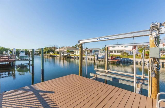 4644 BAY CREST DRIVE, Tampa, FL 33615