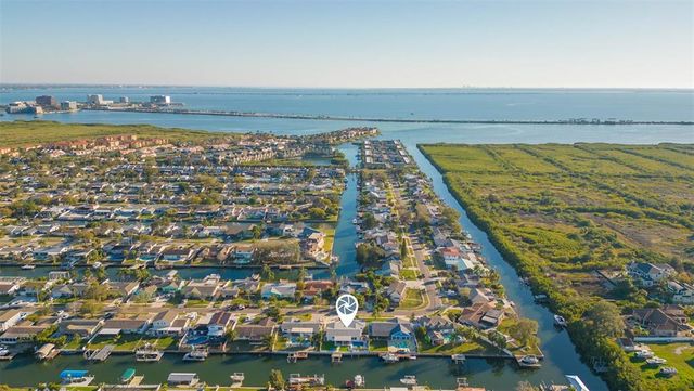 4644 BAY CREST DRIVE, Tampa, FL 33615
