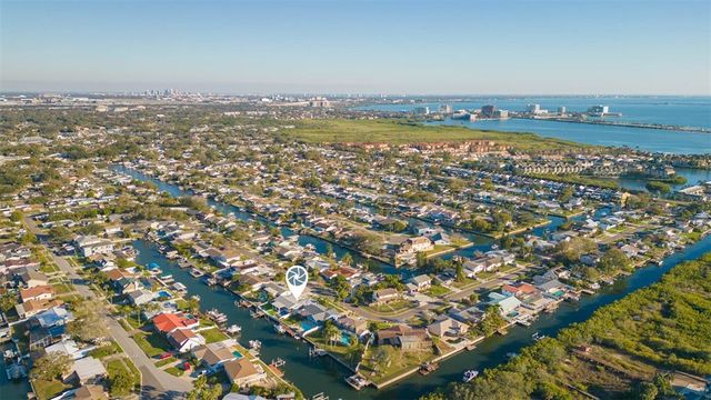 4644 BAY CREST DRIVE, Tampa, FL 33615