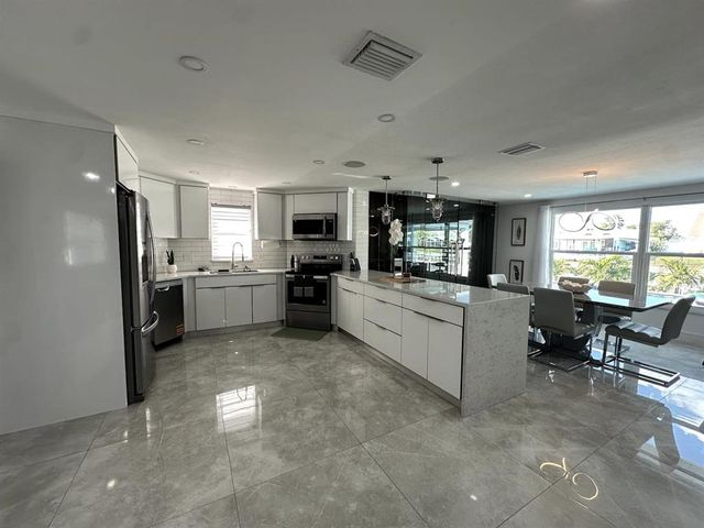 4644 BAY CREST DRIVE, Tampa, FL 33615