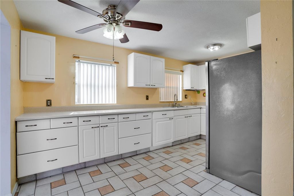 Image 11 of property listing at 2817 49TH STREET N, St Petersburg, FL 33710