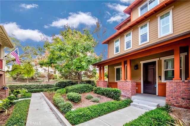 15 Flyers Lane, Tustin, CA 92782