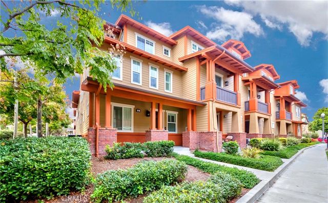 15 Flyers Lane, Tustin, CA 92782