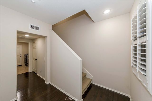 15 Flyers Lane, Tustin, CA 92782