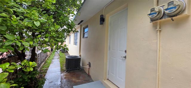 21 NW 32nd Court, Miami, FL 33125