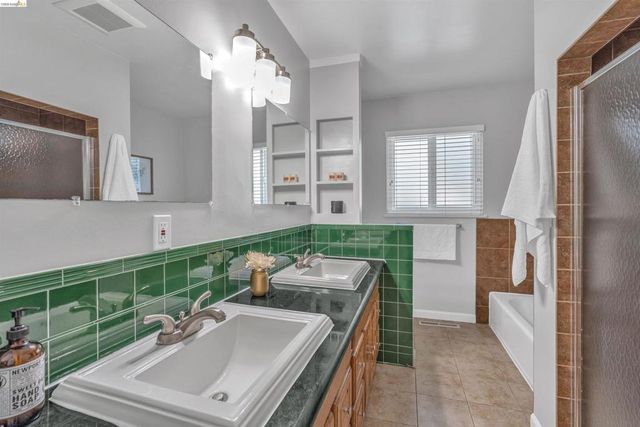 733 40Th St, Richmond, CA 94805