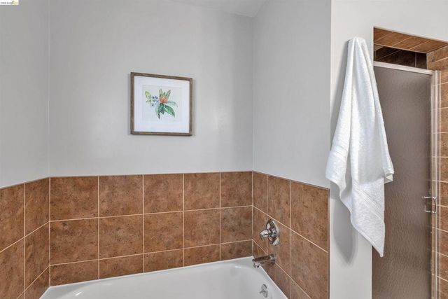 733 40Th St, Richmond, CA 94805