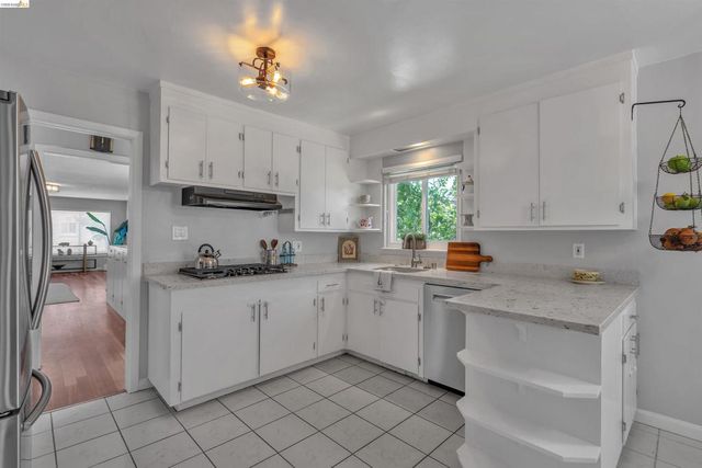 733 40Th St, Richmond, CA 94805