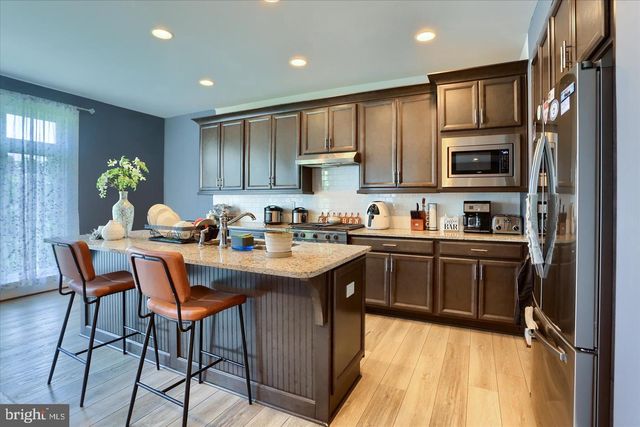 1732 DRIFTSTONE DR, Harrisburg, PA 17110