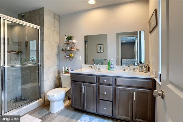 1732 DRIFTSTONE DR, Harrisburg, PA 17110