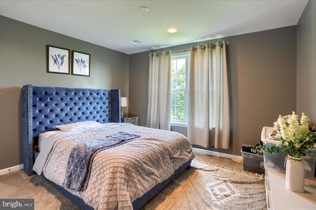 1732 DRIFTSTONE DR, Harrisburg, PA 17110