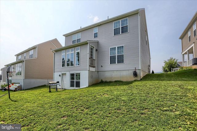 1732 DRIFTSTONE DR, Harrisburg, PA 17110