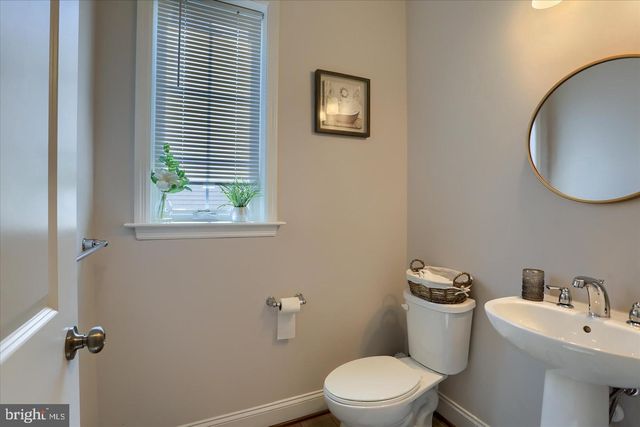 1732 DRIFTSTONE DR, Harrisburg, PA 17110