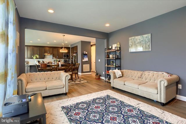 1732 DRIFTSTONE DR, Harrisburg, PA 17110