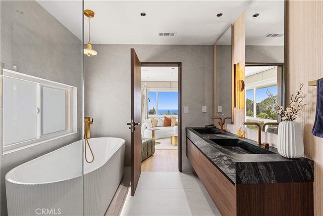 525 E Avenida San Juan, San Clemente, CA 92672