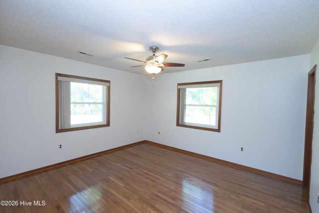 420 Boundaryline Drive NW, Calabash, NC 28467