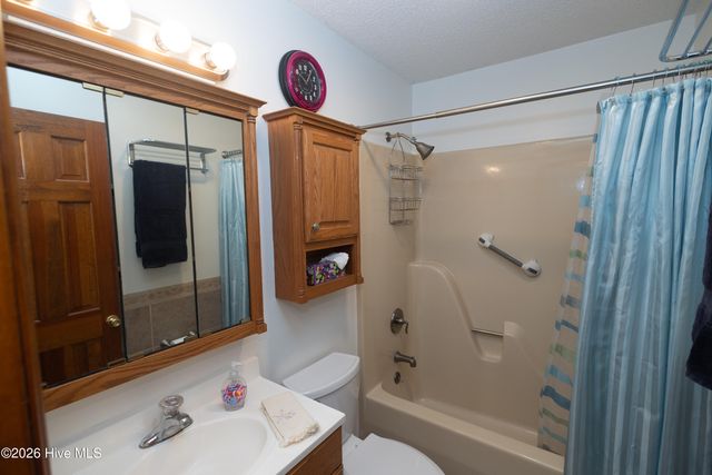 420 Boundaryline Drive NW, Calabash, NC 28467