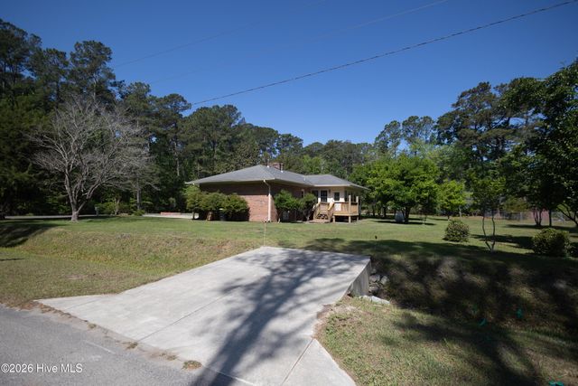 420 Boundaryline Drive NW, Calabash, NC 28467
