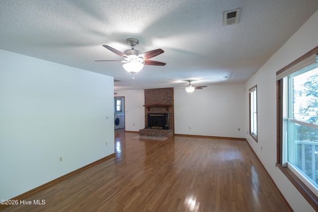 420 Boundaryline Drive NW, Calabash, NC 28467