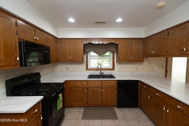 420 Boundaryline Drive NW, Calabash, NC 28467