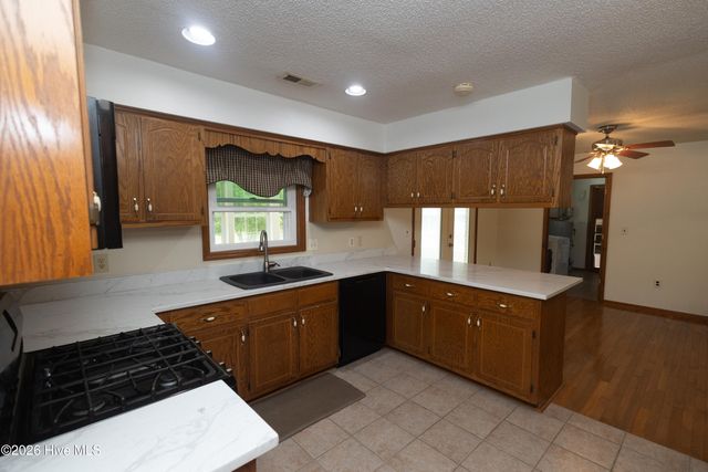 420 Boundaryline Drive NW, Calabash, NC 28467