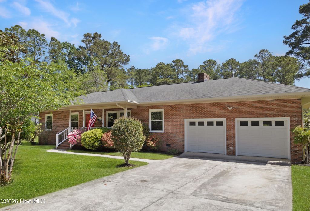 420 Boundaryline Drive NW, Calabash, NC 28467