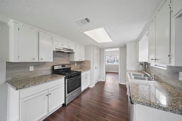 2251 Middle Creek Drive, Houston, TX 77339