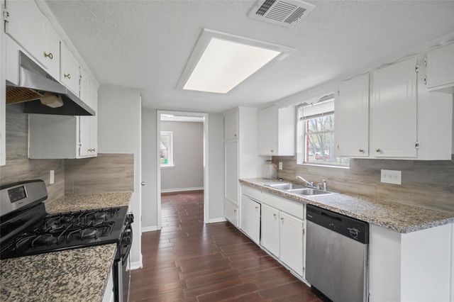 2251 Middle Creek Drive, Houston, TX 77339