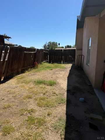3901 Courtney Street, Bakersfield, CA 93312