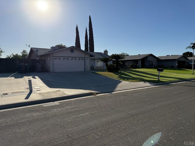 3901 Courtney Street, Bakersfield, CA 93312