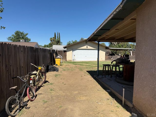 3901 Courtney Street, Bakersfield, CA 93312