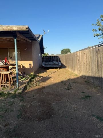 3901 Courtney Street, Bakersfield, CA 93312