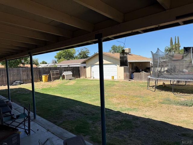 3901 Courtney Street, Bakersfield, CA 93312