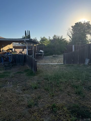 3901 Courtney Street, Bakersfield, CA 93312