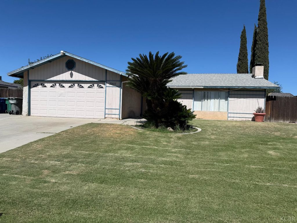 3901 Courtney Street, Bakersfield, CA 93312