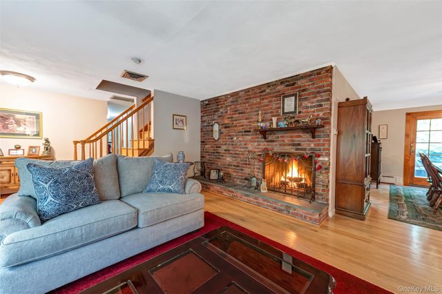 118 Harbor Road, Saint James, NY 11780