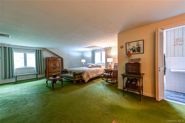 118 Harbor Road, Saint James, NY 11780