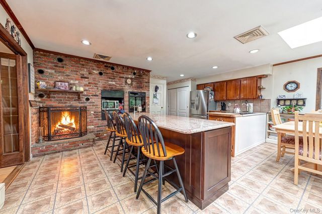 118 Harbor Road, Saint James, NY 11780
