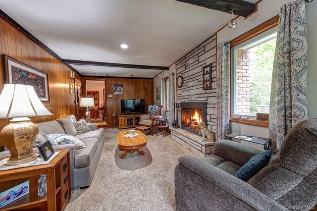 118 Harbor Road, Saint James, NY 11780