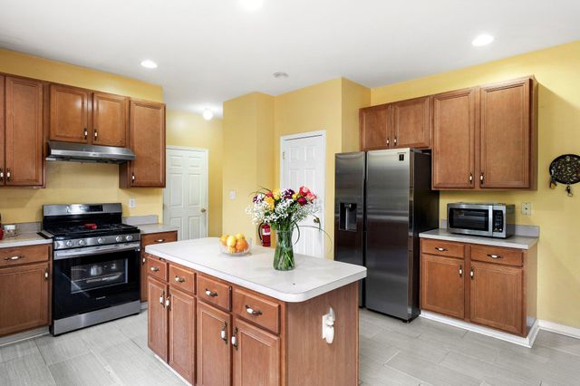 13 HEATHER LN, Hainesport, NJ 08036