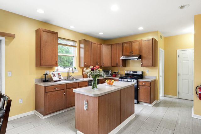 13 HEATHER LN, Hainesport, NJ 08036