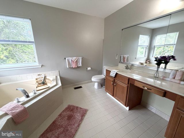 13 HEATHER LN, Hainesport, NJ 08036