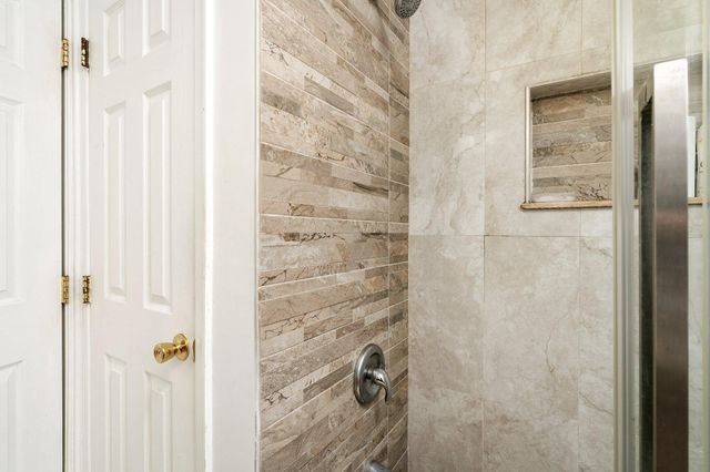 13 HEATHER LN, Hainesport, NJ 08036