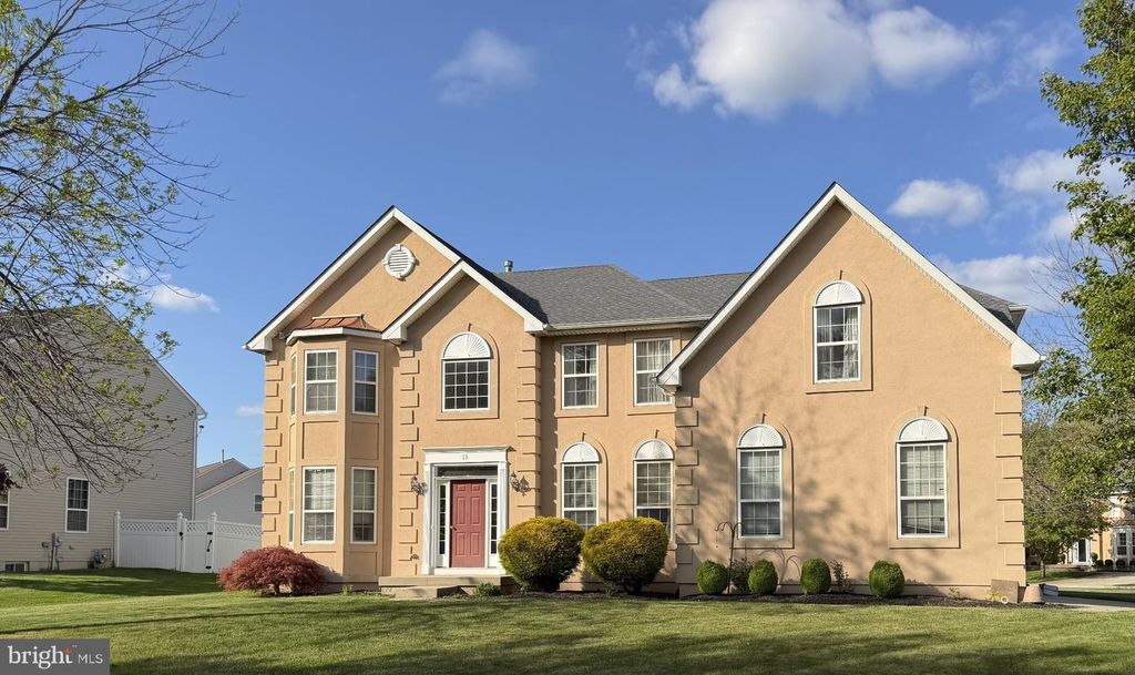 13 HEATHER LN, Hainesport, NJ 08036