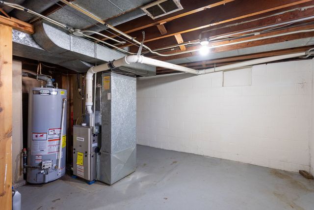 3418 TAYLOR Street, Davenport, IA 52806