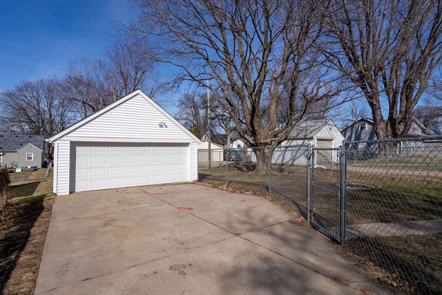 3418 TAYLOR Street, Davenport, IA 52806