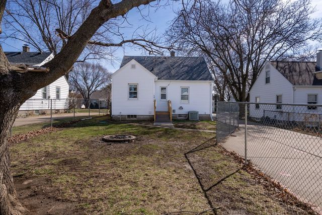 3418 TAYLOR Street, Davenport, IA 52806