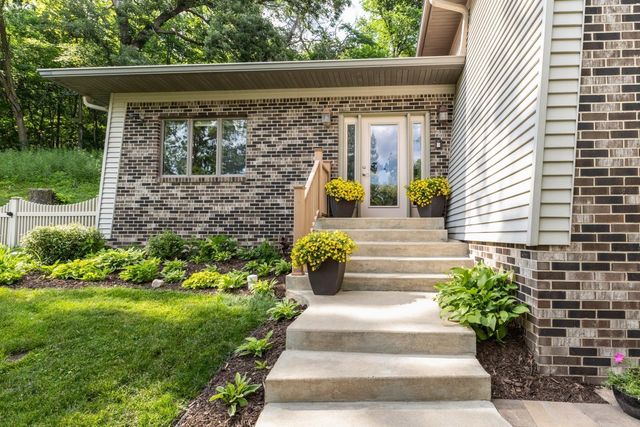 6317 Oak Meadow Lane NW, Rochester, MN 55901