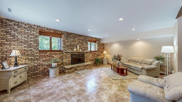6317 Oak Meadow Lane NW, Rochester, MN 55901